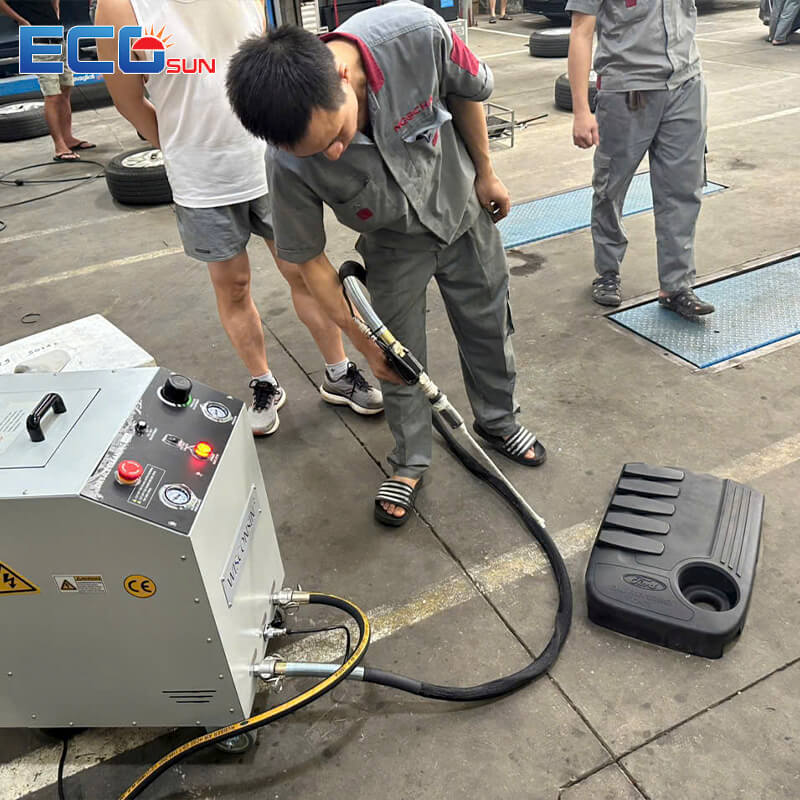 Máy Bắn Đá Khô CO2 Wisconsin W9000